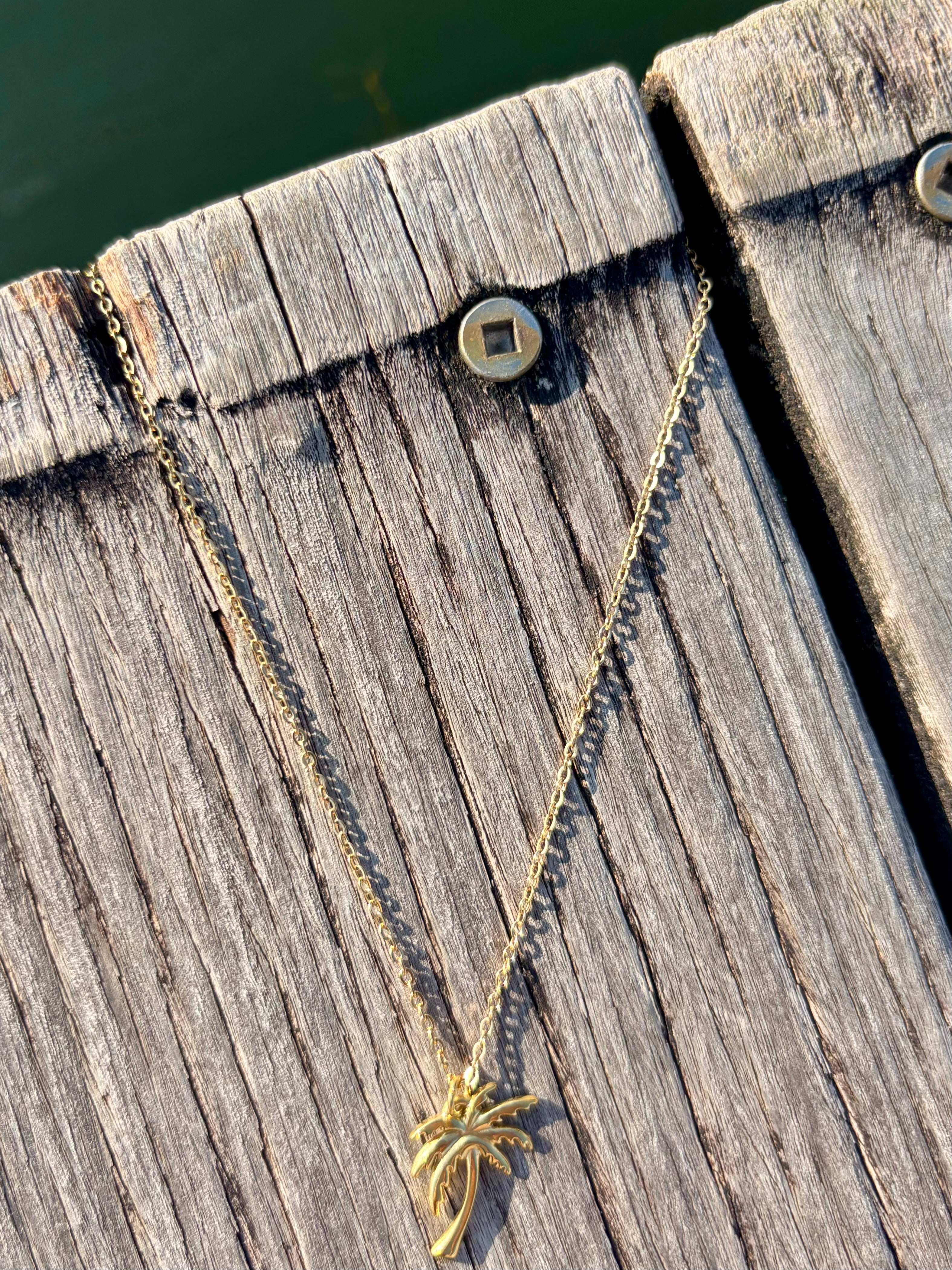 palm tree chain necklace