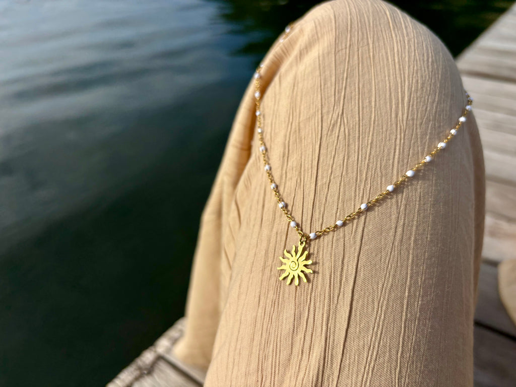 16 in white confetti chain with sunburst