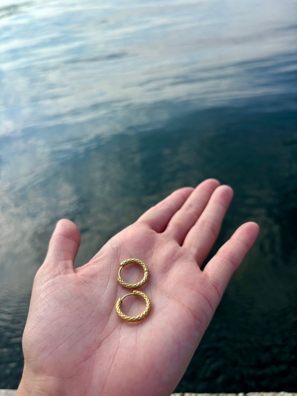 18K gold hoop earrings