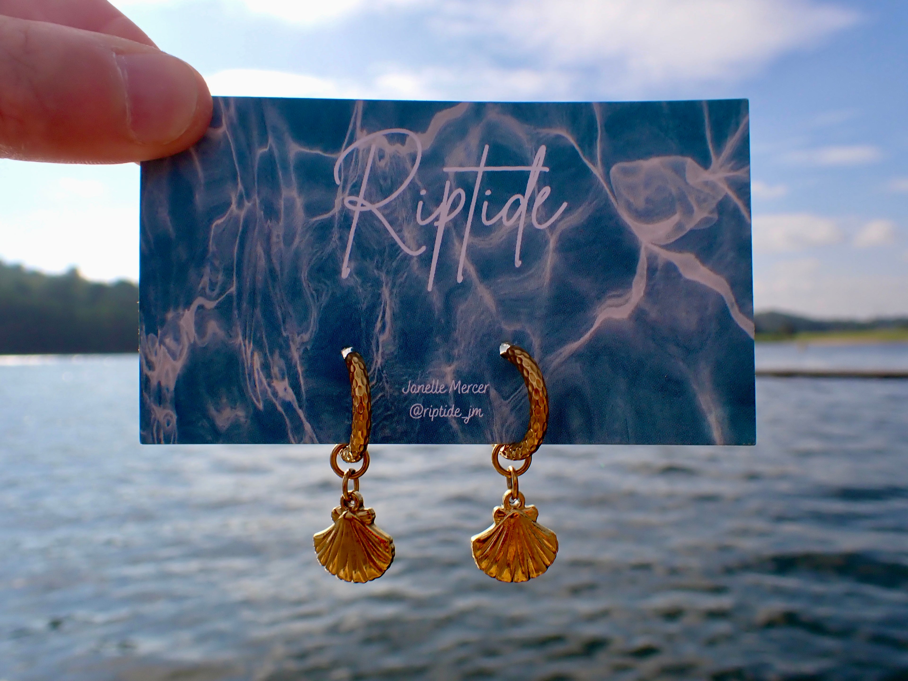 18K gold shell charm earrings