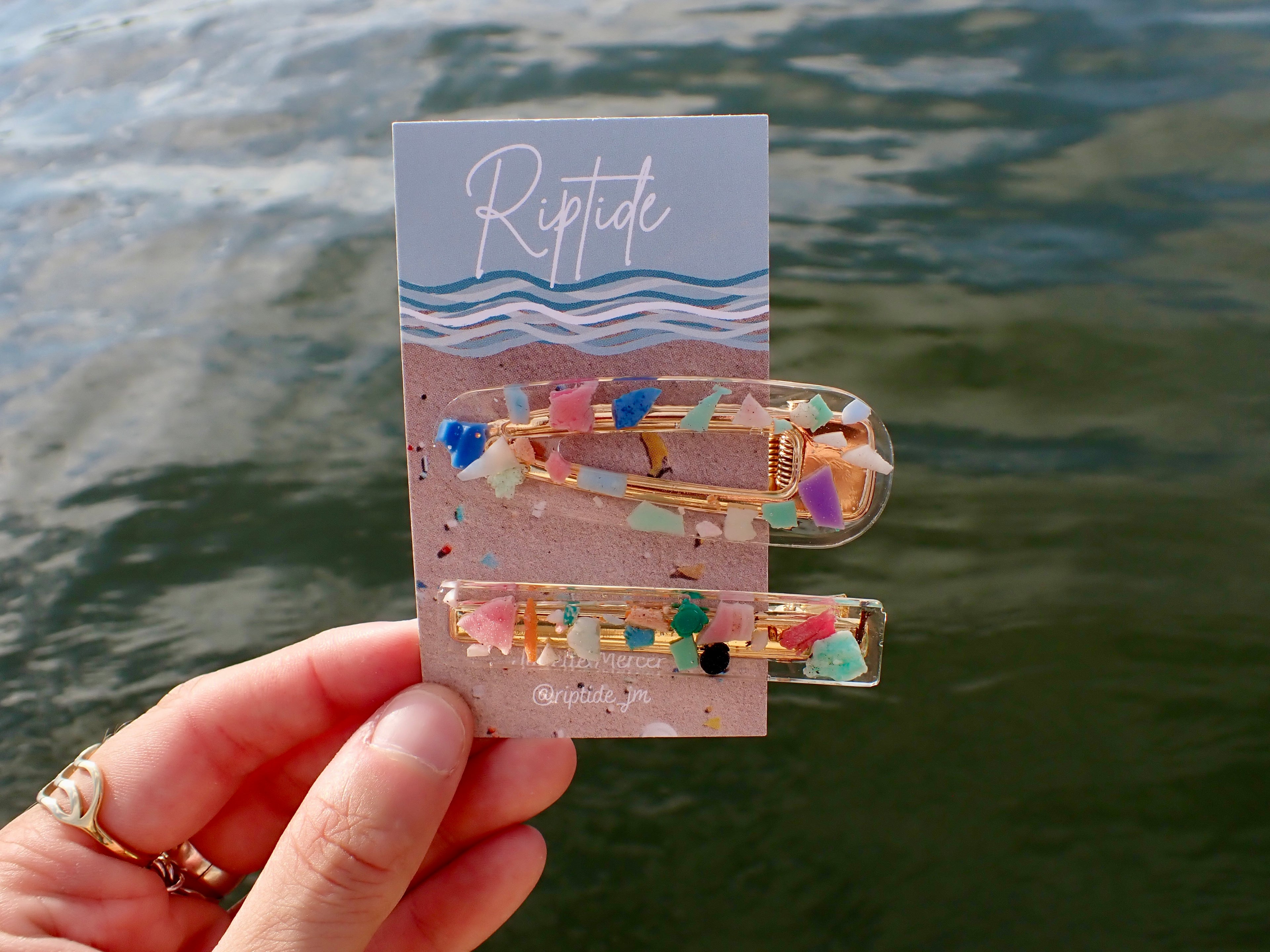 multicolor microplastic barrette