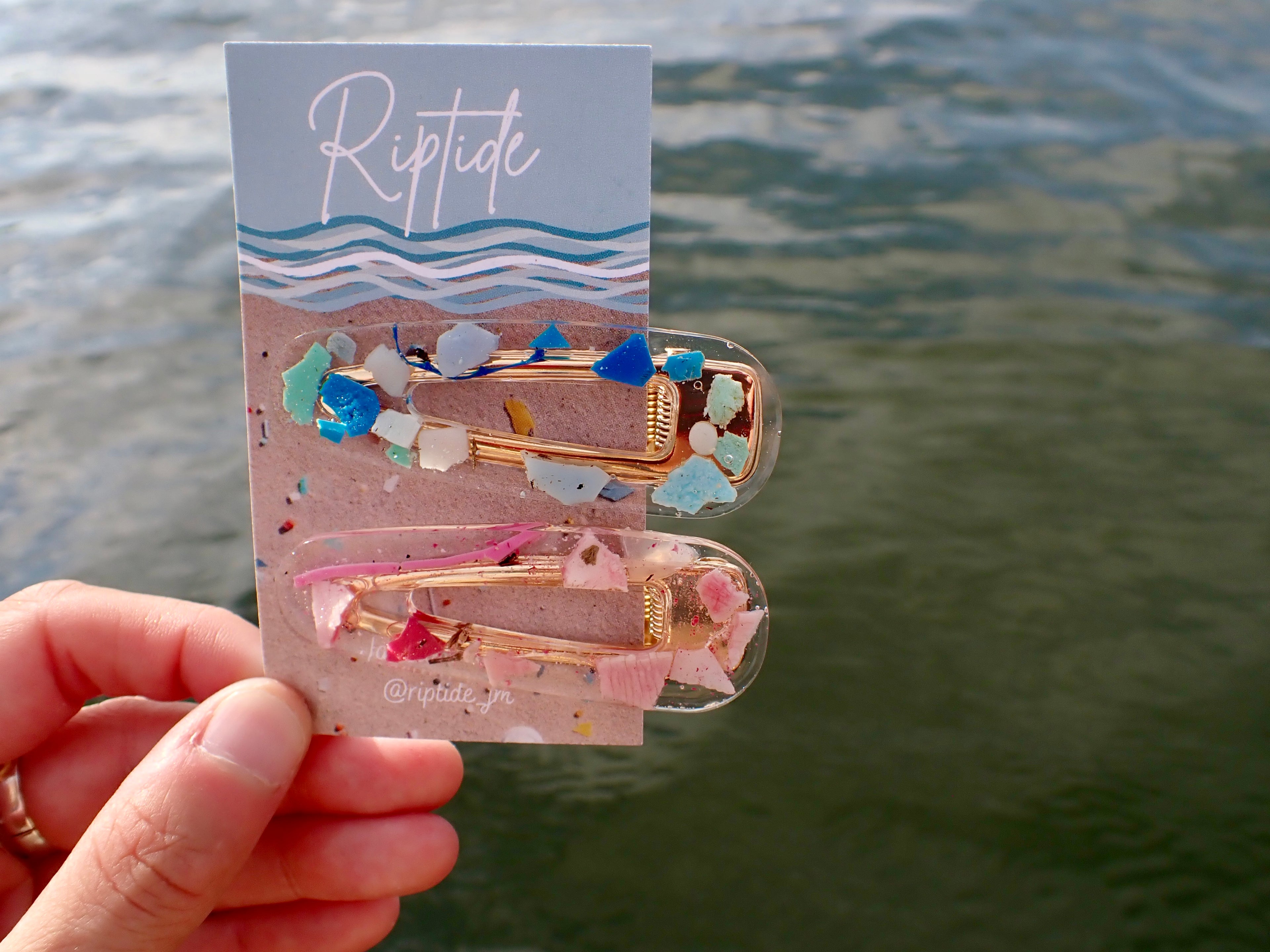 pink and blue microplastic barrette