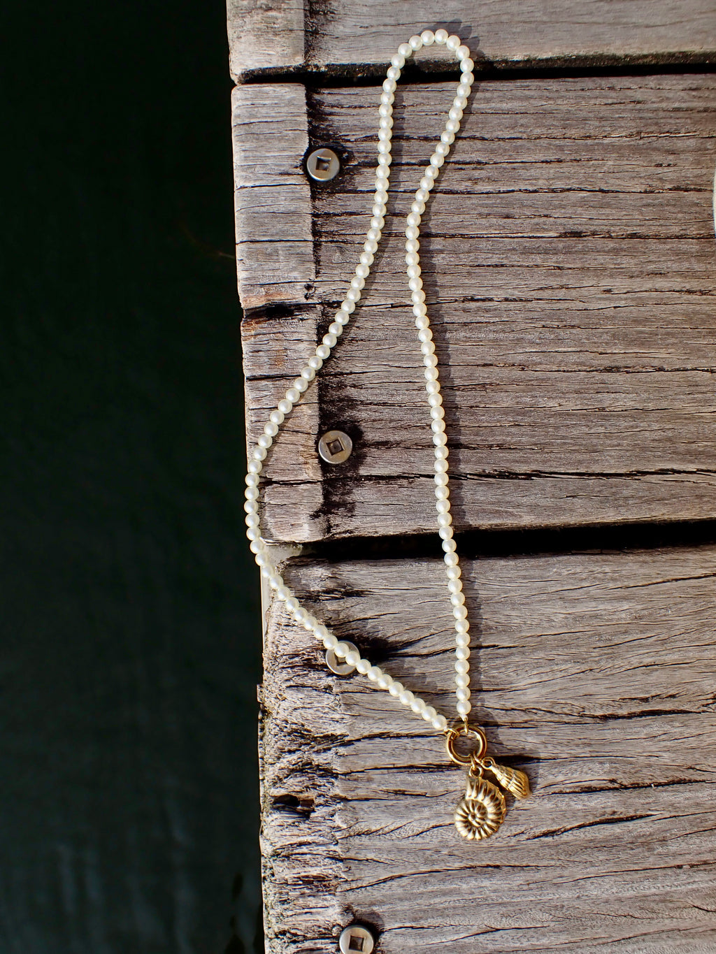 18 in pearl necklace with nautical & shell charm