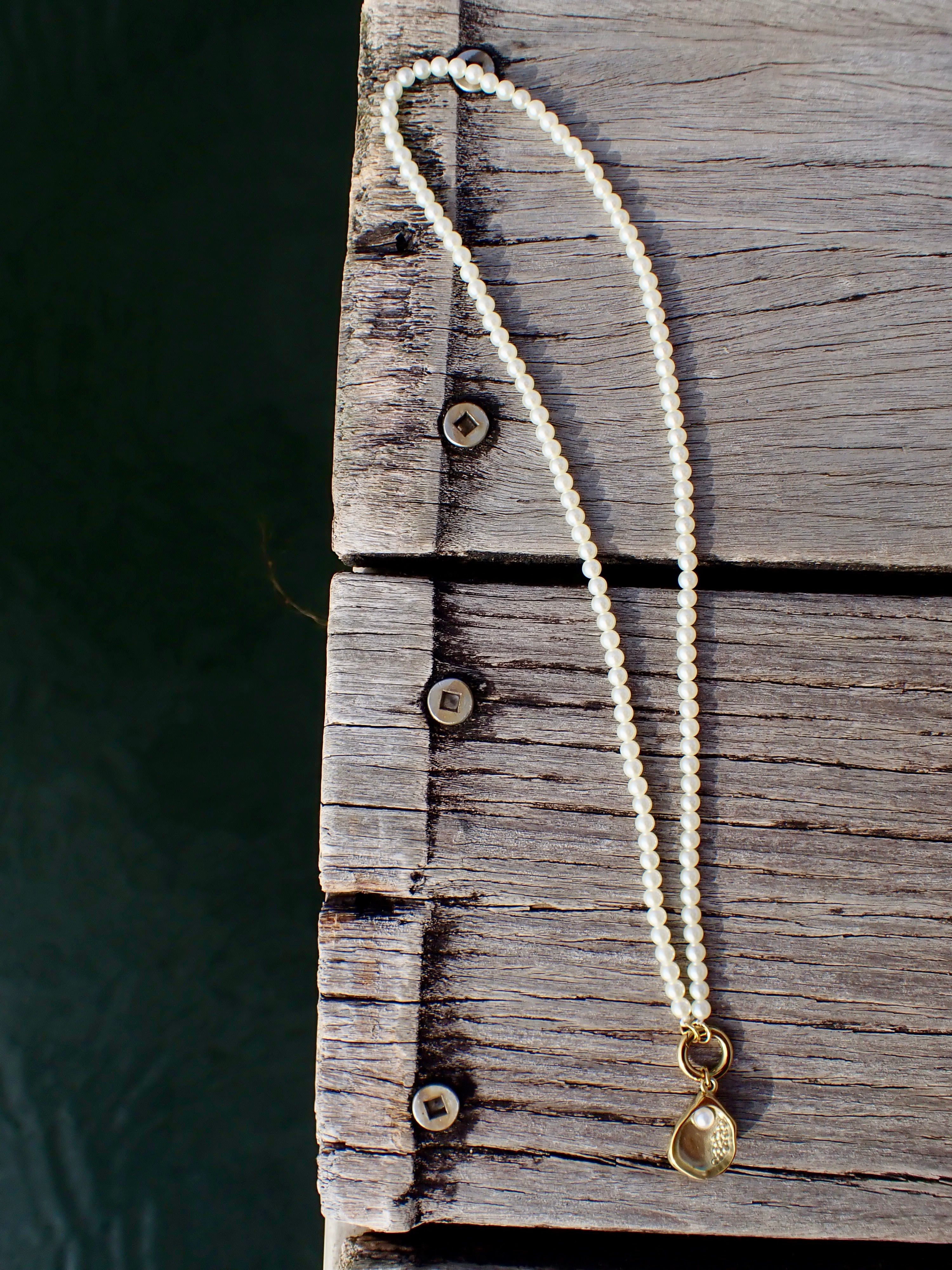 18 in glass pearl oyster shell charm necklace