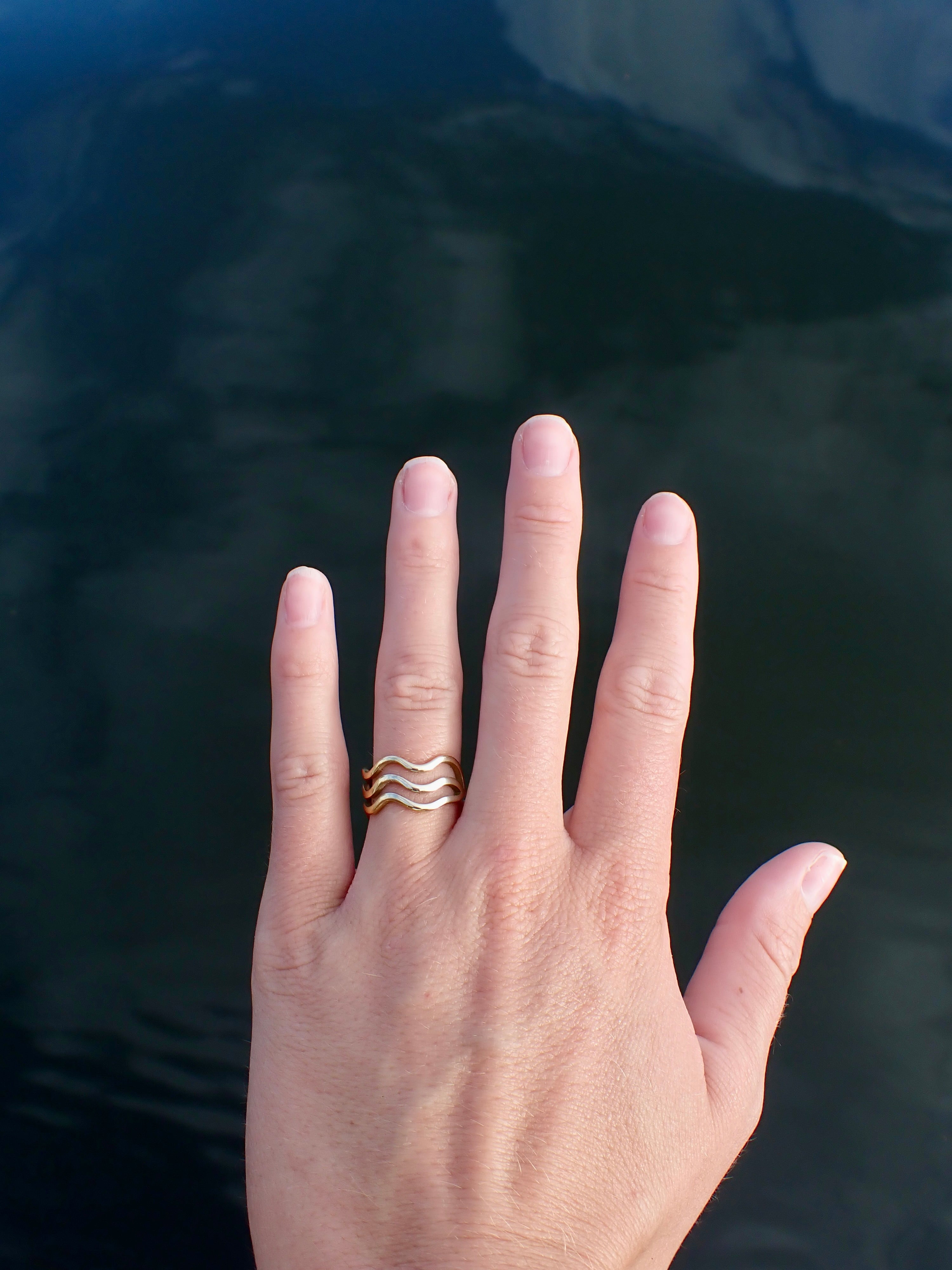 18K three wave ring