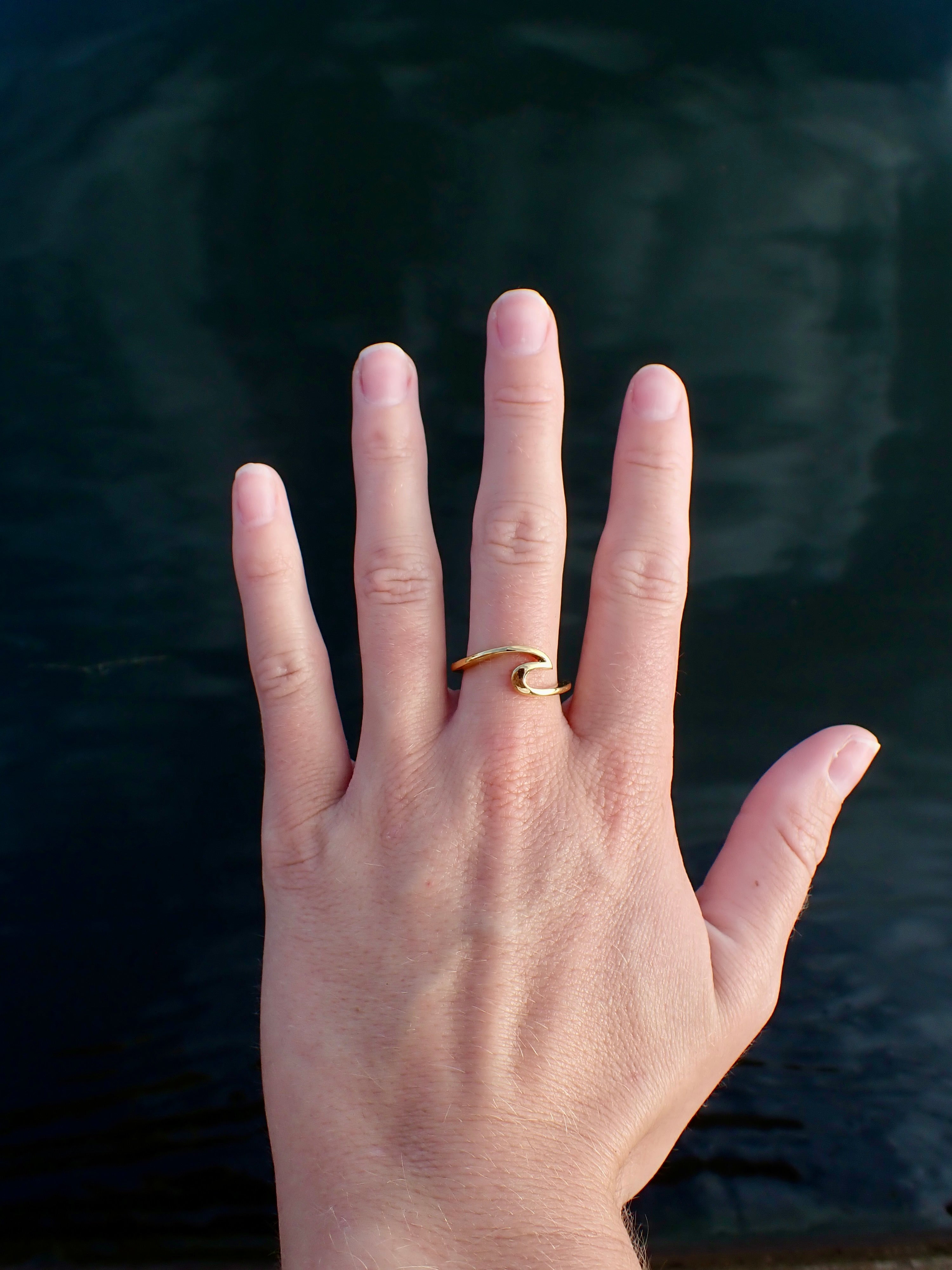 18K wave ring
